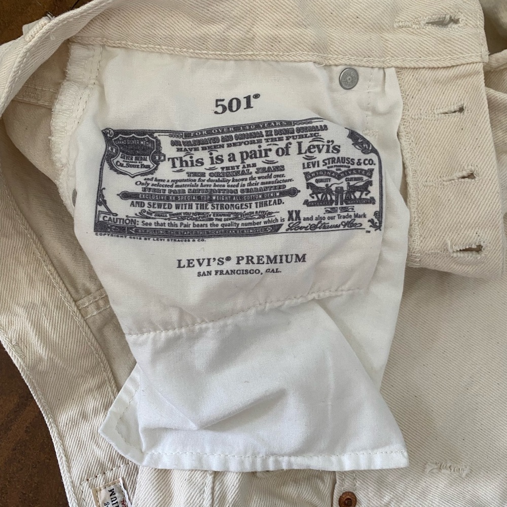 Levi's Off-White Distressed Jean Shorts - Picture 2 of 5